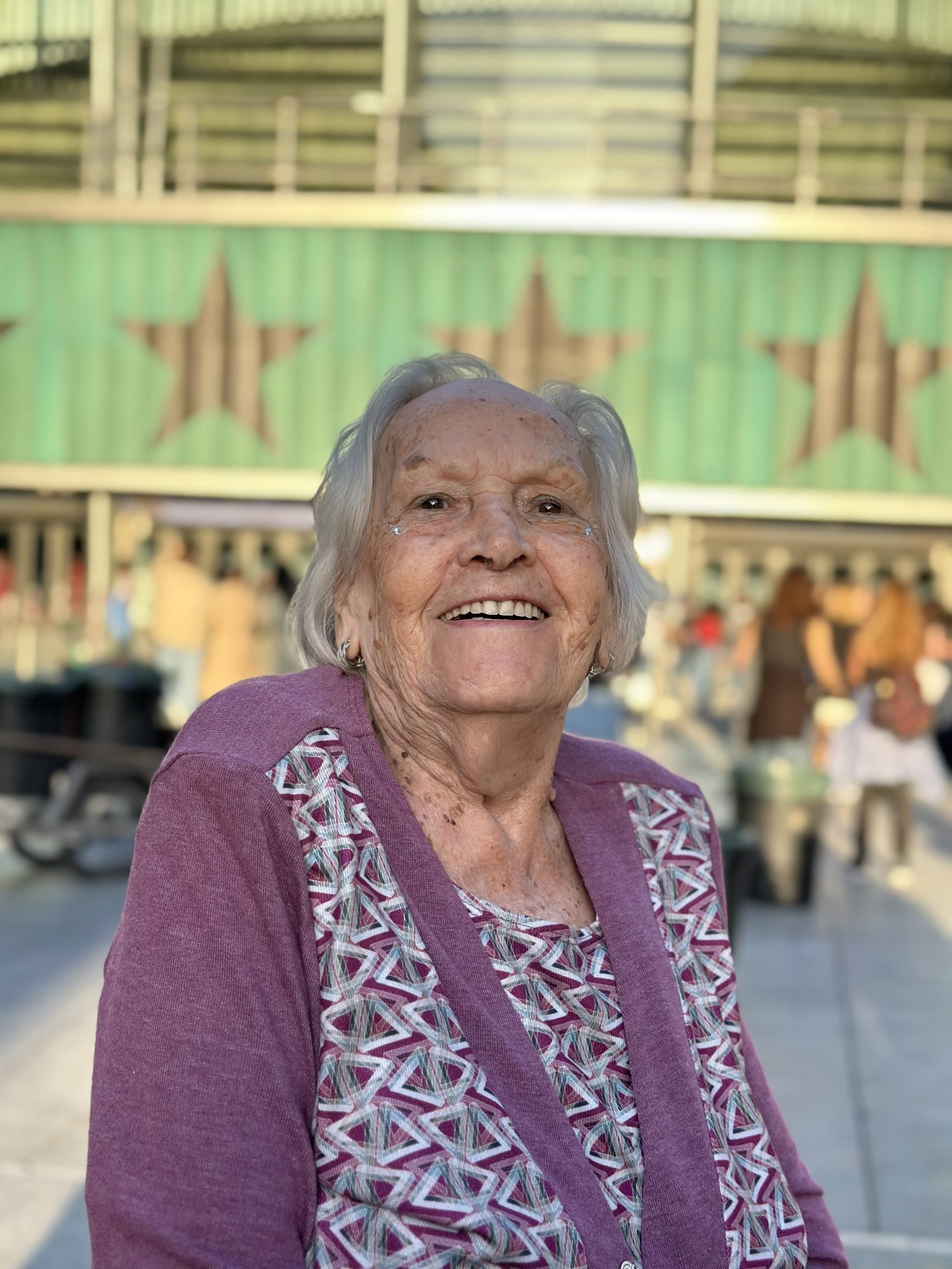 Toñi de 95 años y su primer concierto de reguetón