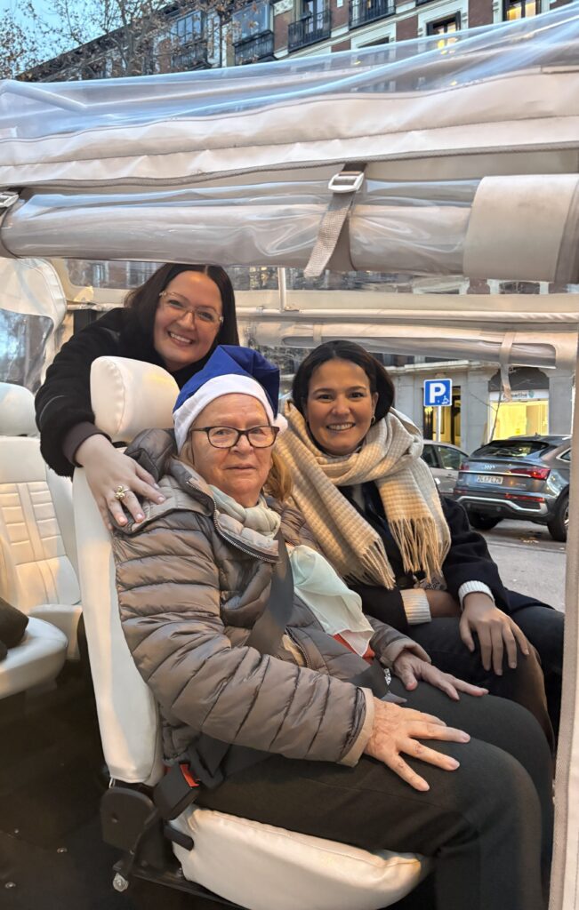 Navidad en tuk tuk con KPMG