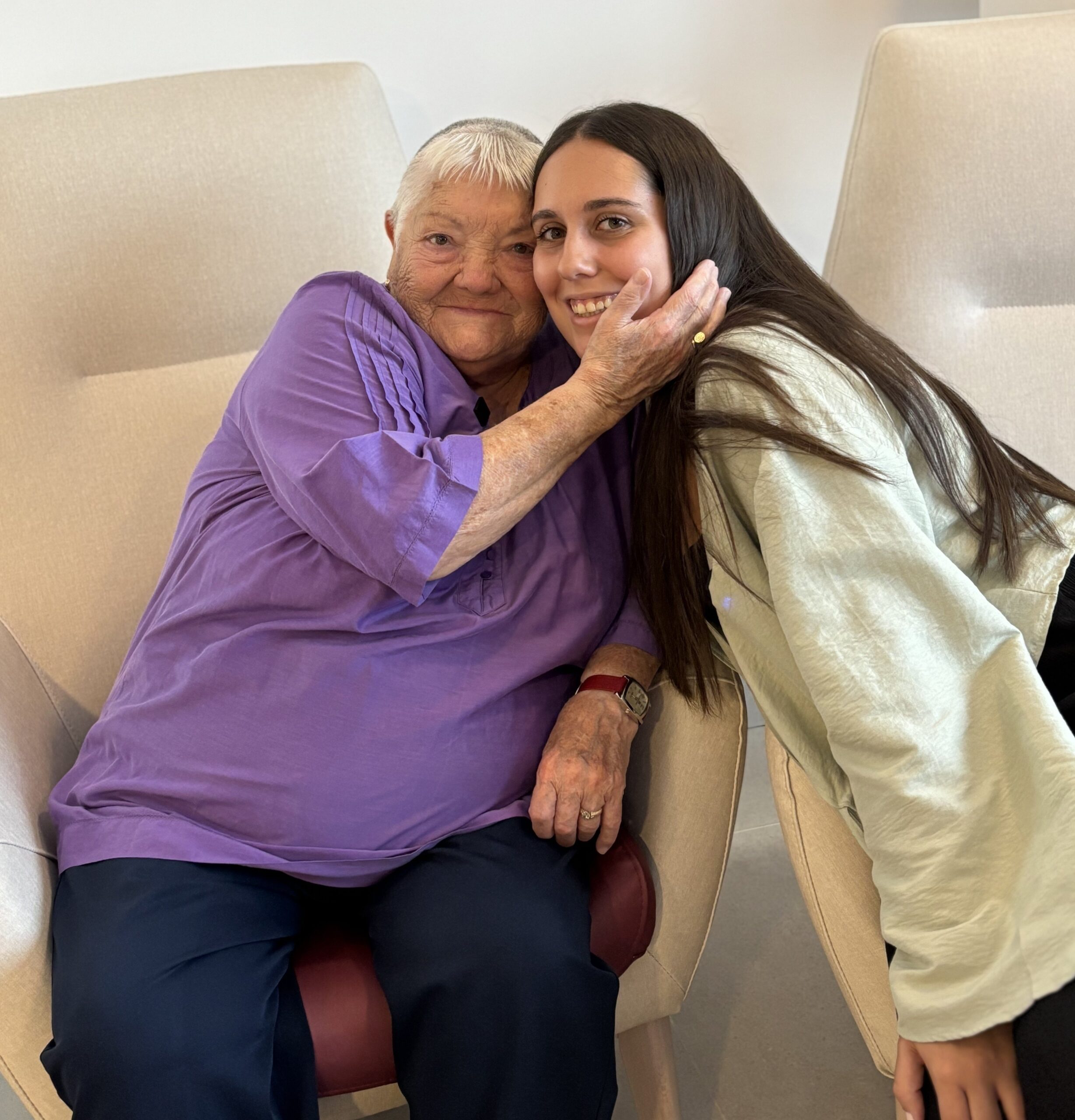 La historia de Carmen y María